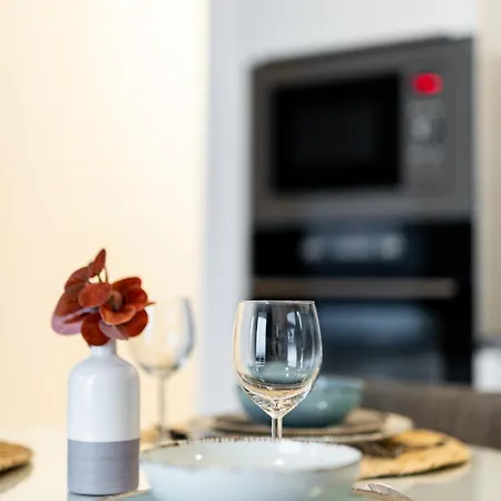 Daire Skypark Retreat With Balcony Bratislava