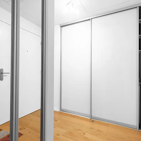 شقة Skypark Retreat With Balcony