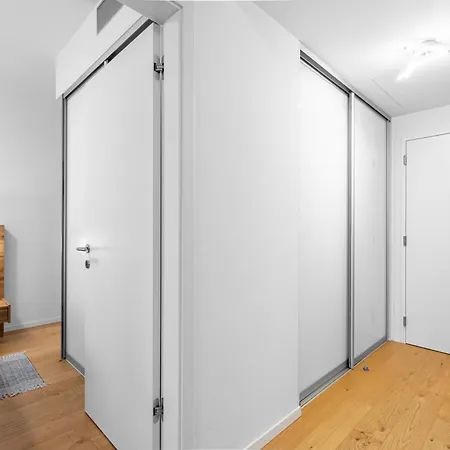 Skypark Retreat With Balcony Daire Bratislava