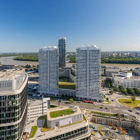 Skypark Retreat With Balcony Daire Bratislava
