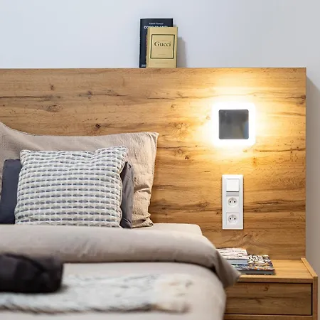 Skypark Retreat With Balcony * براتسيلافا