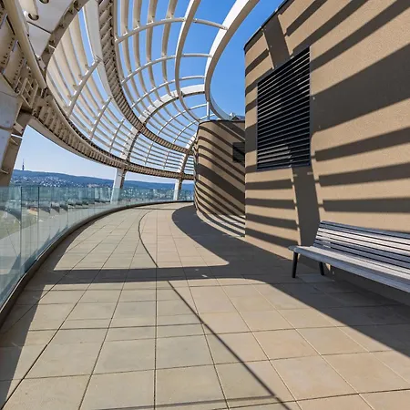 Skypark Retreat With Balcony