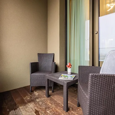 公寓 Skypark Retreat With Balcony 布拉迪斯拉发