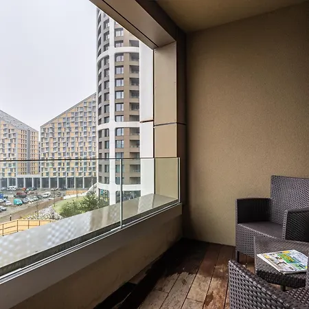 Skypark Retreat With Balcony 公寓 布拉迪斯拉发