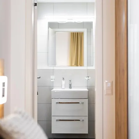 Apartment Skypark Retreat With Balcony *