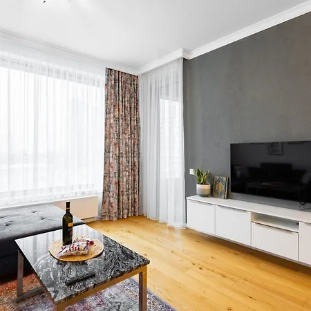 Apartment Skypark Retreat With Balcony