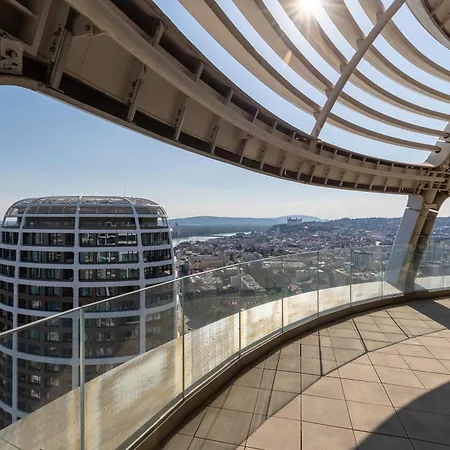 Skypark Retreat With Balcony Apartment Bratislava