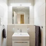 Skypark Retreat With Balcony Lejlighed Bratislava