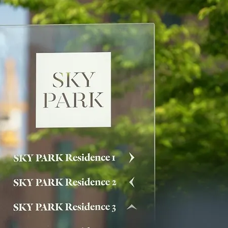 Skypark Retreat With Balcony Bratysława